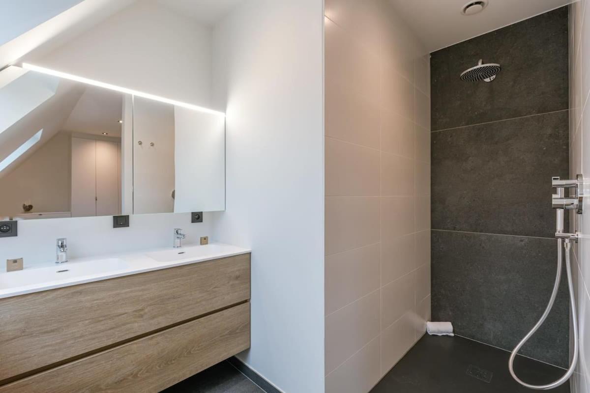 Huswell - Luxurious Apartment With Parking Бернем Экстерьер фото