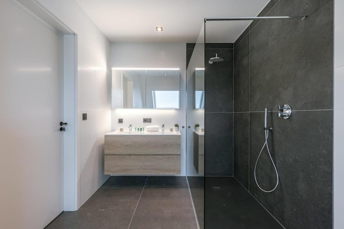 Huswell - Luxurious Apartment With Parking Бернем Экстерьер фото